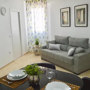 apartamento-adriana-cntrico-a-50m-de-la-playa.1costadelsol.com/